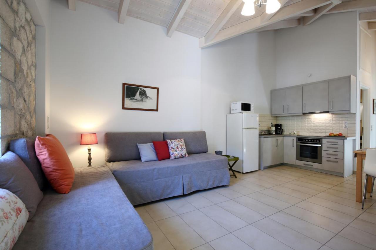Wild Sea Apartments Áyios Nikítas Екстериор снимка