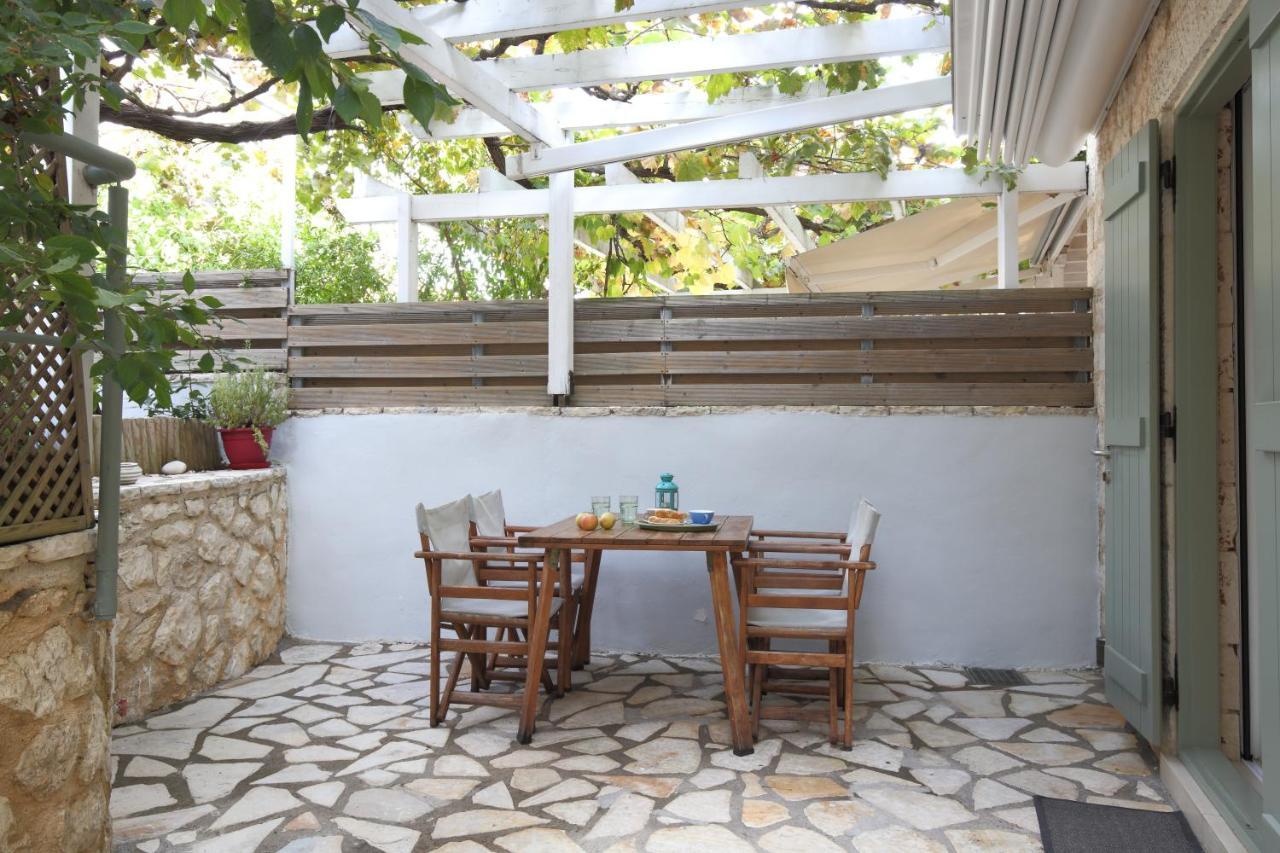 Wild Sea Apartments Áyios Nikítas Екстериор снимка